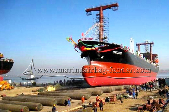 kwaliteit  Black Customized Ship Launching Airbag Lifting And Moving Marine Rubber Airbag fabriek