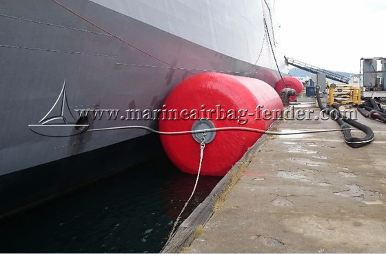 Cylindrische EVA-schuim gevulde fender Polyurethane gecoate marine schuim fender