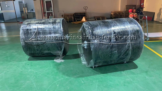 Offshore Boei EVA Foam Ball Fender PU Coating Skin Ship Berging