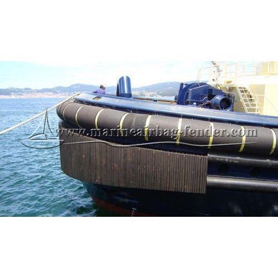 Weerbestendige scheepsrubberfender / sleepbootfender met accessoires van roestvrij staal