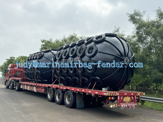 Hoge trekkracht opblaasbare rubber fender marine voor offshore toepassingen gemakkelijk werken
